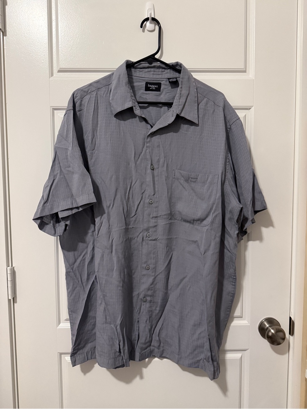 Haggar Men's Short-Sleeve Button-Down Shirt in Gray